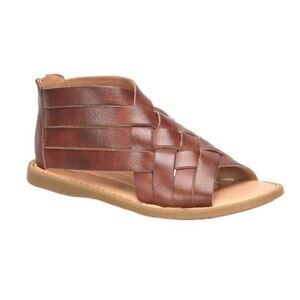 Born Woven Dark Tan Iwa Leather Sandals. Women’s size 8